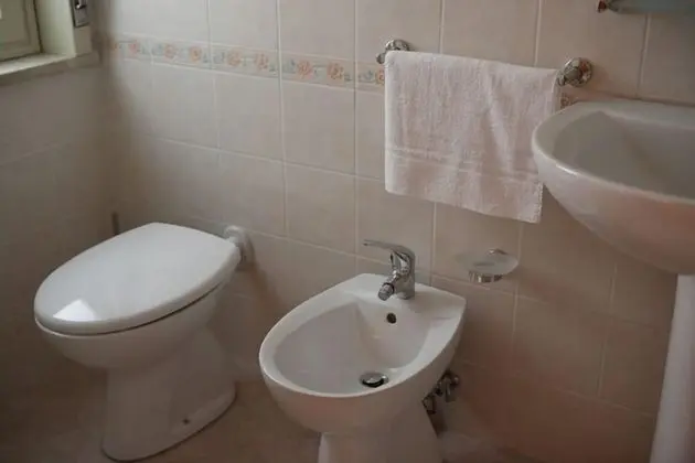 Üç Kişilik Oda