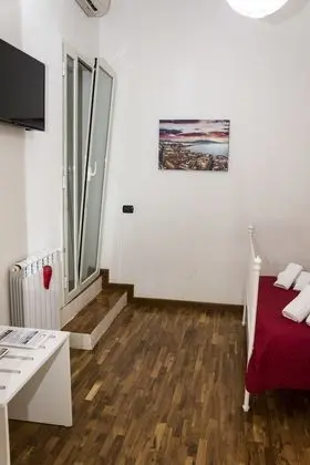 Tek Büyük Yataklı Oda, Ortak Banyo