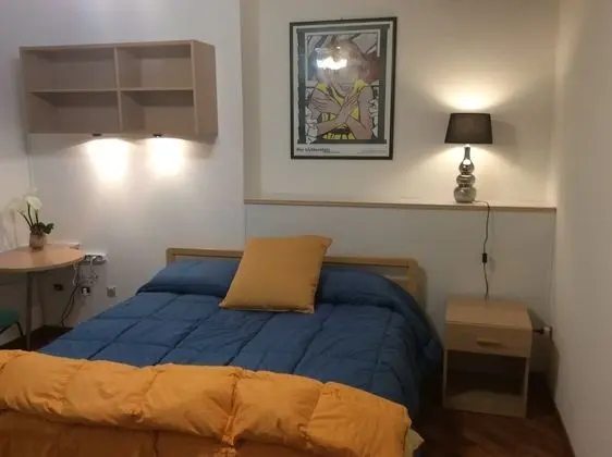 Tek Büyük veya İki Ayrı Yataklı Oda, Ortak Banyo