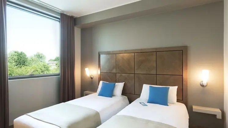 İki Ayrı Yataklı Oda, Sigara İçilmez