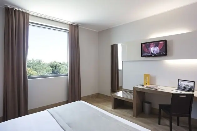 Tek Büyük Yataklı Oda, Sigara İçilmez