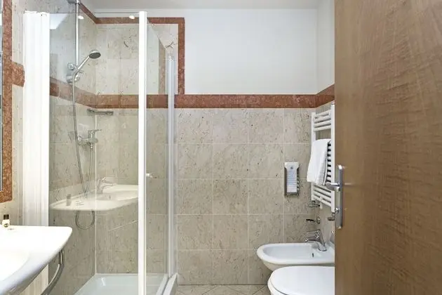 Tek Büyük Yataklı Oda, Sigara İçilmez