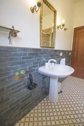 Comfort Oda, Özel Banyo, Avlu Manzaralı (Corsini)