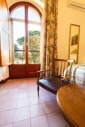 Comfort Üç Kişilik Oda, 1 Büyük (Queen) Boy Yatak, Özel Banyo, Bahçe Manzaralı (Petraia)