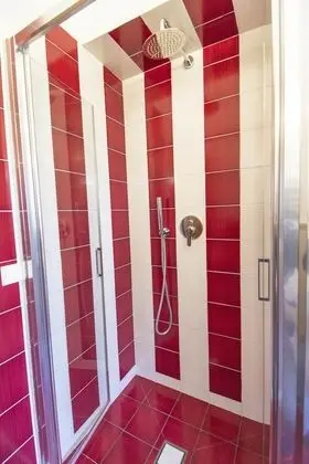 Comfort Üç Kişilik Oda, 1 Büyük (Queen) Boy Yatak, Özel Banyo, Bahçe Manzaralı (Petraia)