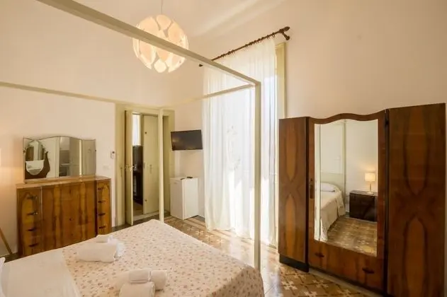 Tek Büyük Yataklı Oda, Balkon
