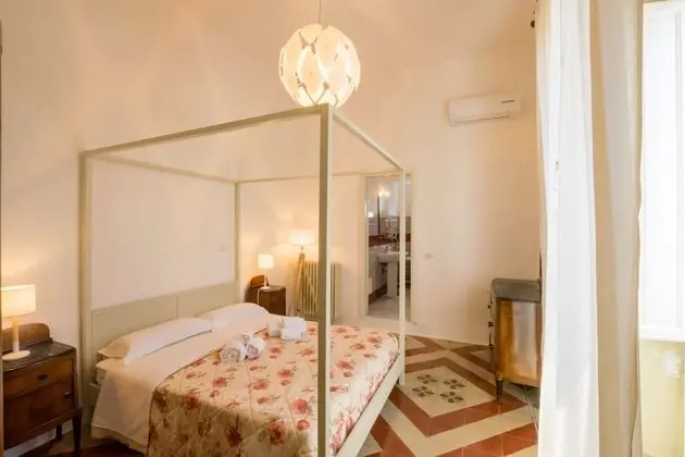 Tek Büyük Yataklı Oda, Balkon