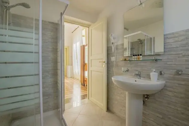 Tek Büyük Yataklı Oda, Balkon