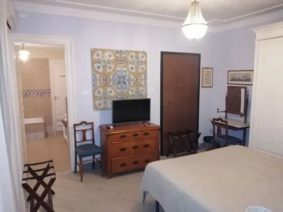 Classic Tek Büyük Yataklı Oda