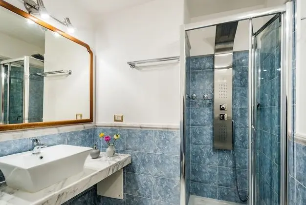 Deluxe Oda, 1 Büyük (Queen) Boy Yatak, Özel Banyo, Şehir Manzaralı