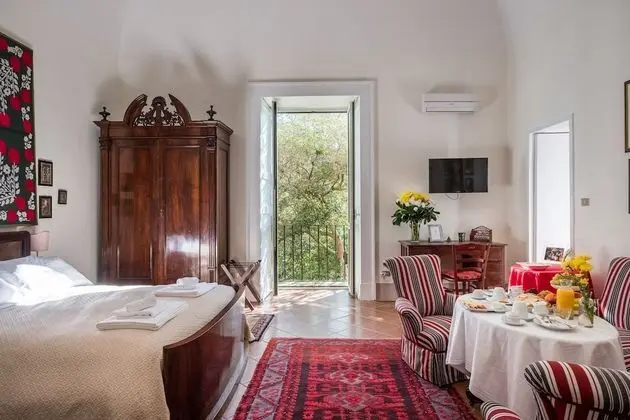 Junior Süit, 1 Büyük (Queen) Boy Yatak, Sigara İçilmez, Balkon (Costanza)