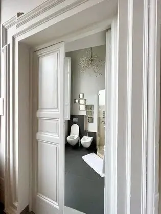 Luxury Oda