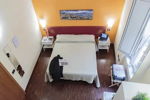 Tek Büyük Yataklı Oda (Vesuvio)