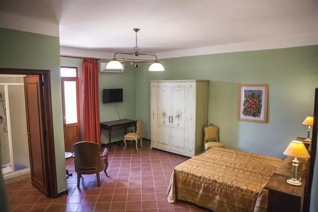 Tek Büyük veya İki Ayrı Yataklı Oda