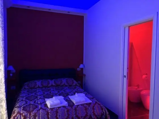 Comfort Tek Büyük Yataklı Oda