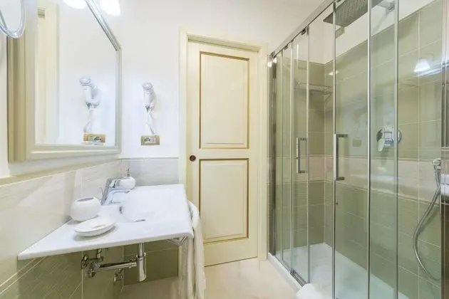 Superior Tek Büyük Yataklı Oda, Balkon, Deniz Manzaralı