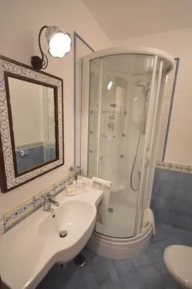 Standard Tek Büyük veya İki Ayrı Yataklı Oda