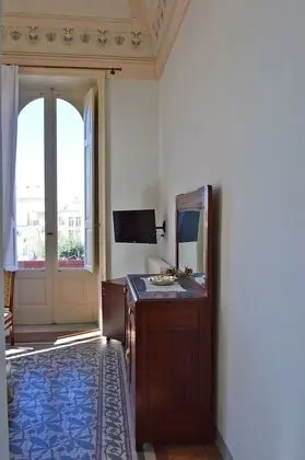 Tek Büyük Yataklı Oda, Balkon, Deniz Manzaralı