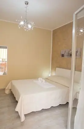 Tek Büyük Yataklı Oda (Ginevra)