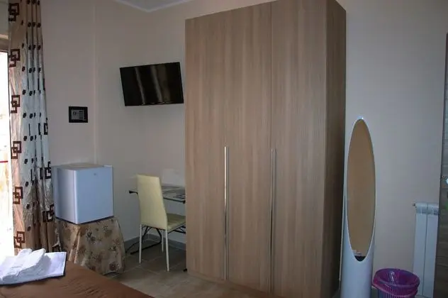 Üç Kişilik Oda (Sophie)