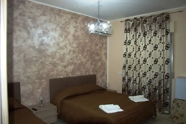 Üç Kişilik Oda (Sophie)