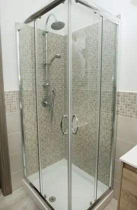 Üç Kişilik Oda (Sophie)