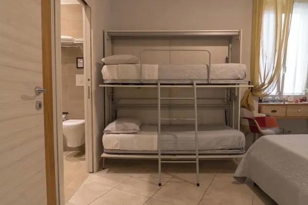 Family Dört Kişilik Oda, Avlu Manzaralı (Vintage Room)