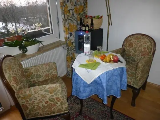 Tek Büyük Yataklı Oda, Ortak Banyo (Balcony)