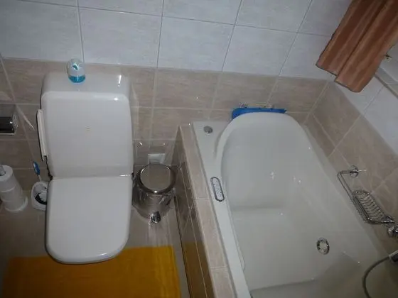 Tek Büyük Yataklı Oda, Ortak Banyo (Balcony)