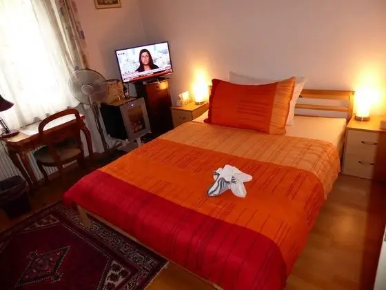 Tek Kişilik Oda, Ortak Banyo
