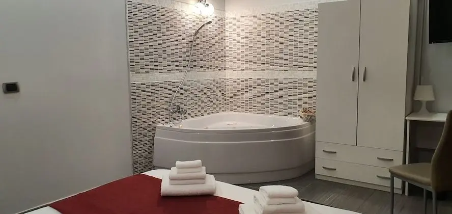 Superior Tek Büyük Yataklı Oda, 1 Çift Kişilik Yatak, Küvet, Şehir Manzaralı