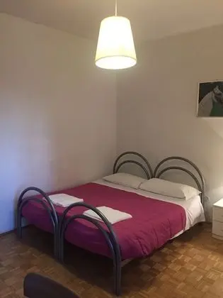 Tek Büyük veya İki Ayrı Yataklı Oda, Ortak Banyo
