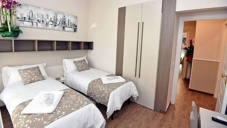 Basic Tek Büyük veya İki Ayrı Yataklı Oda