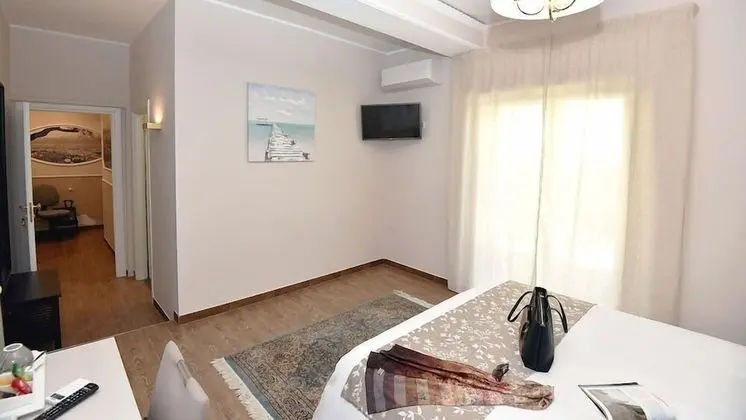 Basic Tek Büyük veya İki Ayrı Yataklı Oda