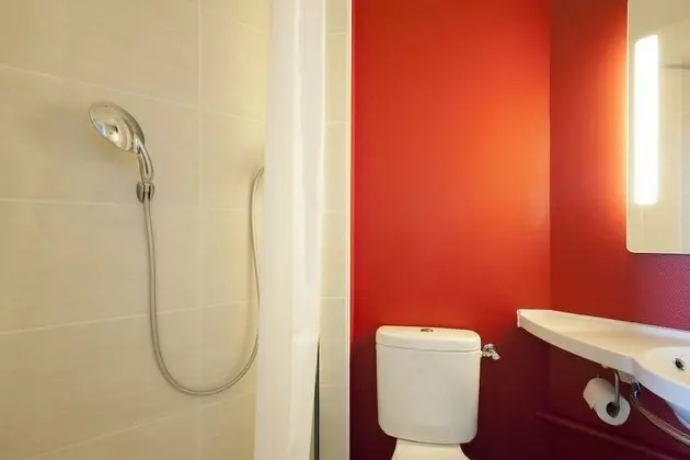 Tek Büyük Yataklı Oda, Engellilere Uygun, Sigara İçilmez