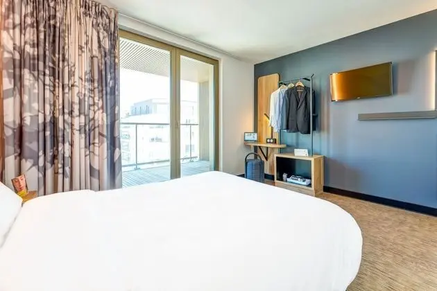 Tek Büyük Yataklı Oda, Engellilere Uygun, Sigara İçilmez