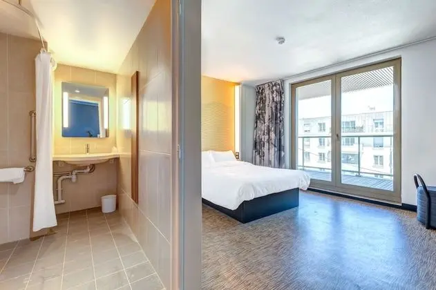 Tek Büyük Yataklı Oda, Engellilere Uygun, Sigara İçilmez