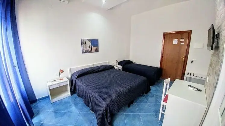 Üç Kişilik Oda