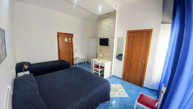 Üç Kişilik Oda