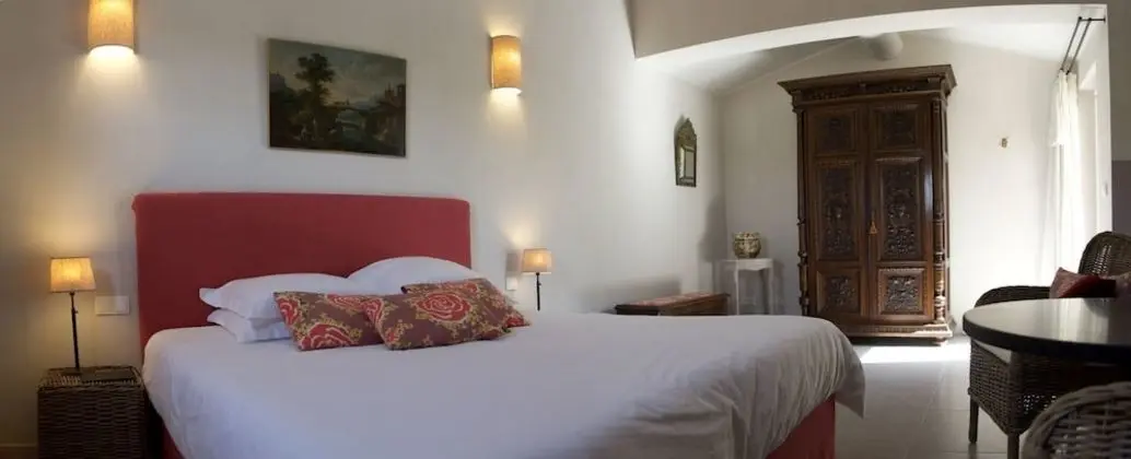 Tek Büyük Yataklı Oda (Roussanne)