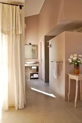 Tek Büyük Yataklı Oda (Roussanne)