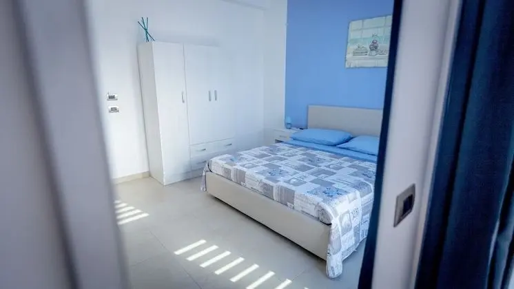 Tek Büyük Yataklı Oda, Balkon, Havuz Manzaralı