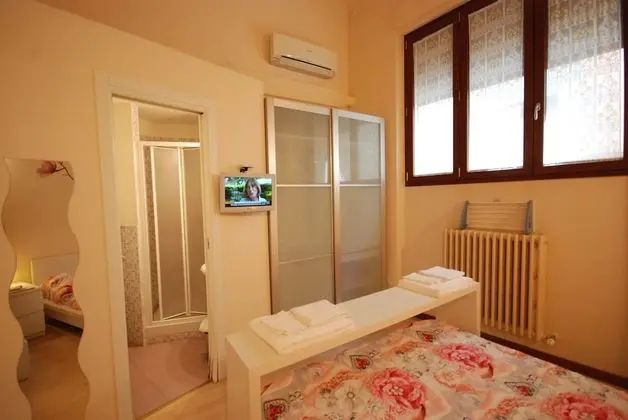 Design Tek Büyük Yataklı Oda, 1 Yatak Odası, Engellilere Uygun, Sigara İçilmez