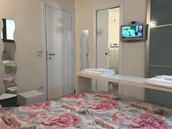 Design Tek Büyük Yataklı Oda, 1 Yatak Odası, Engellilere Uygun, Sigara İçilmez