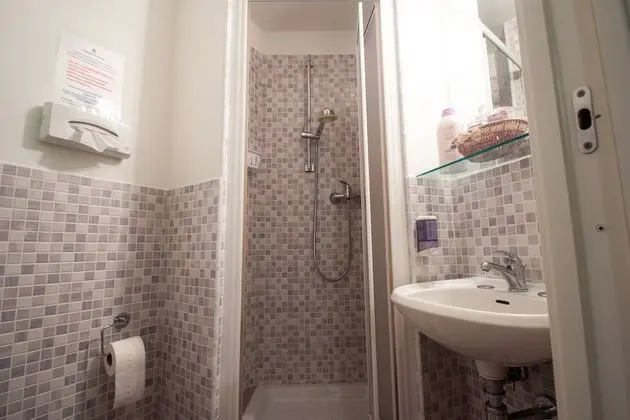 Design Tek Büyük Yataklı Oda, 1 Yatak Odası, Engellilere Uygun, Sigara İçilmez