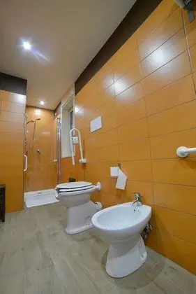 Üç Kişilik Oda, Engellilere Uygun