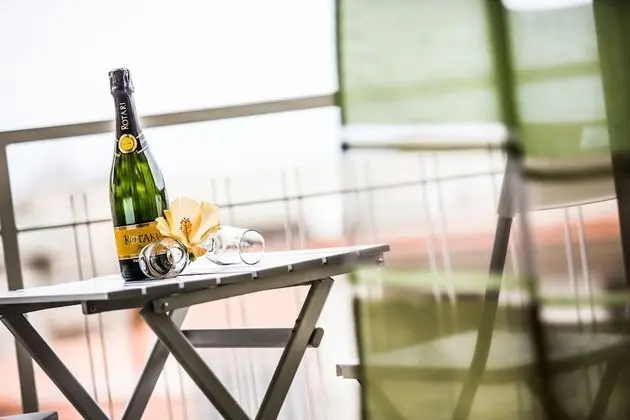 Tek Büyük Yataklı Oda, Balkon, Deniz Manzaralı