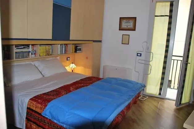 Tek Büyük Yataklı Oda (Blu)