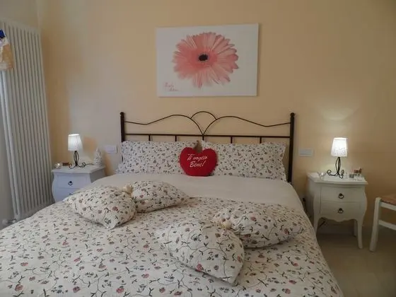 Büyük Yataklı Tek Kişilik Oda