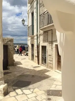 Büyük Yataklı Tek Kişilik Oda